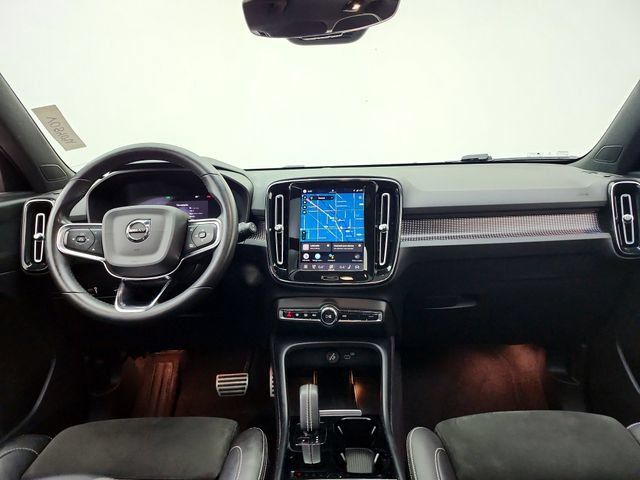 Used 2022 Volvo XC40 P8 Recharge Plus AWD/4WD image 32