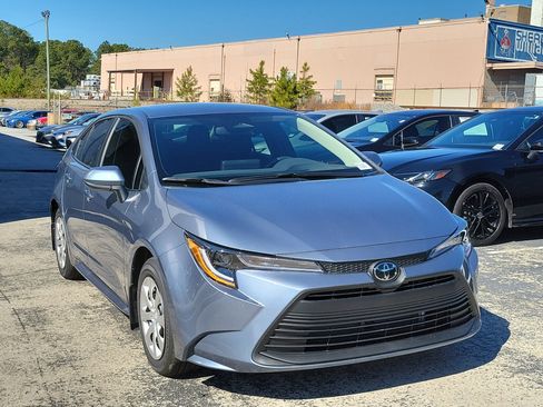 Used 2025 Toyota Corolla LE image 1