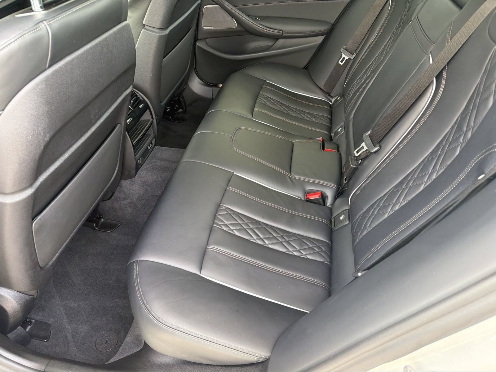 Used 2022 BMW 540i w/ Executive Package RWD image 23