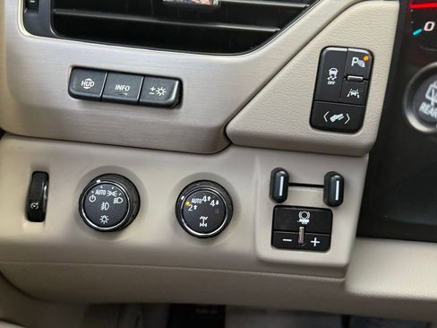 Used 2019 GMC Yukon Denali image 38