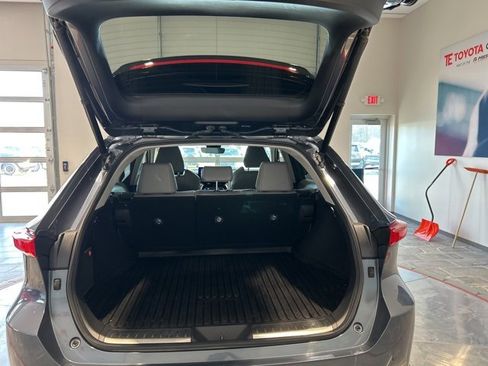 Certified 2021 Toyota Venza XLE w/ Softex Package image 17