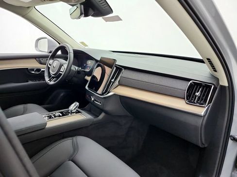 Certified 2026 Volvo XC90 B6 Plus AWD/4WD image 17