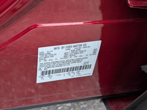 Certified 2019 Lincoln Nautilus Reserve image 19