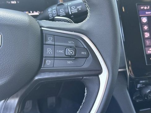 New 2025 Jeep Grand Cherokee L Laredo image 23