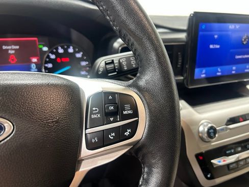 Used 2022 Ford Explorer XLT w/ Equipment Group 202A AWD/4WD image 33