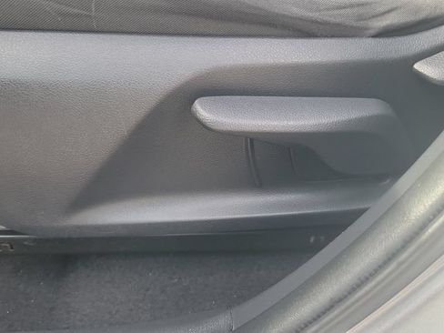Used 2021 Toyota RAV4 LE FWD image 19