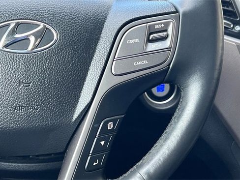 Used 2017 Hyundai Santa Fe Limited image 32