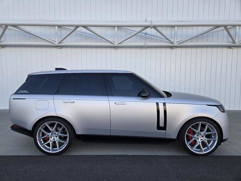 Used 2023 Land Rover Range Rover SE AWD/4WD image 1