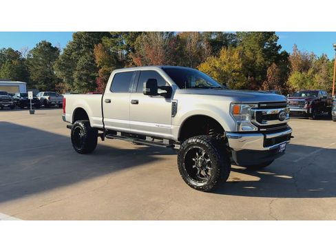 Used 2020 Ford F250 XLT image 2