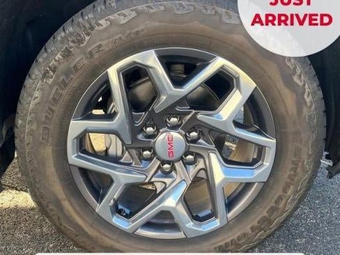 Used 2024 GMC Sierra 1500 SLT w/ SLT Premium Plus Package AWD/4WD image 18