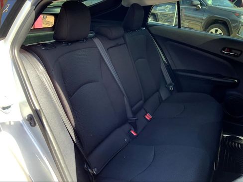 Used 2020 Toyota Prius LE FWD image 19