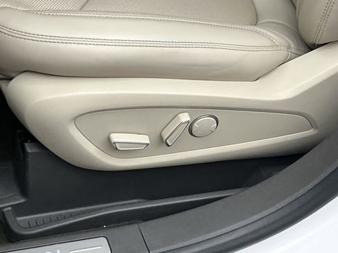 Used 2019 Lincoln Nautilus Reserve image 12