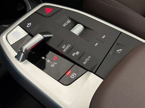 Used 2025 BMW X1 xDrive28i image 21