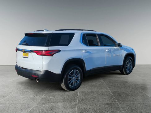 Used 2023 Chevrolet Traverse LT image 5