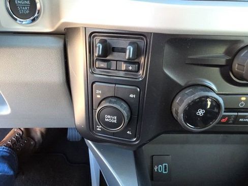 New 2026 Ford F350 XLT w/ XLT Premium Package AWD/4WD image 23