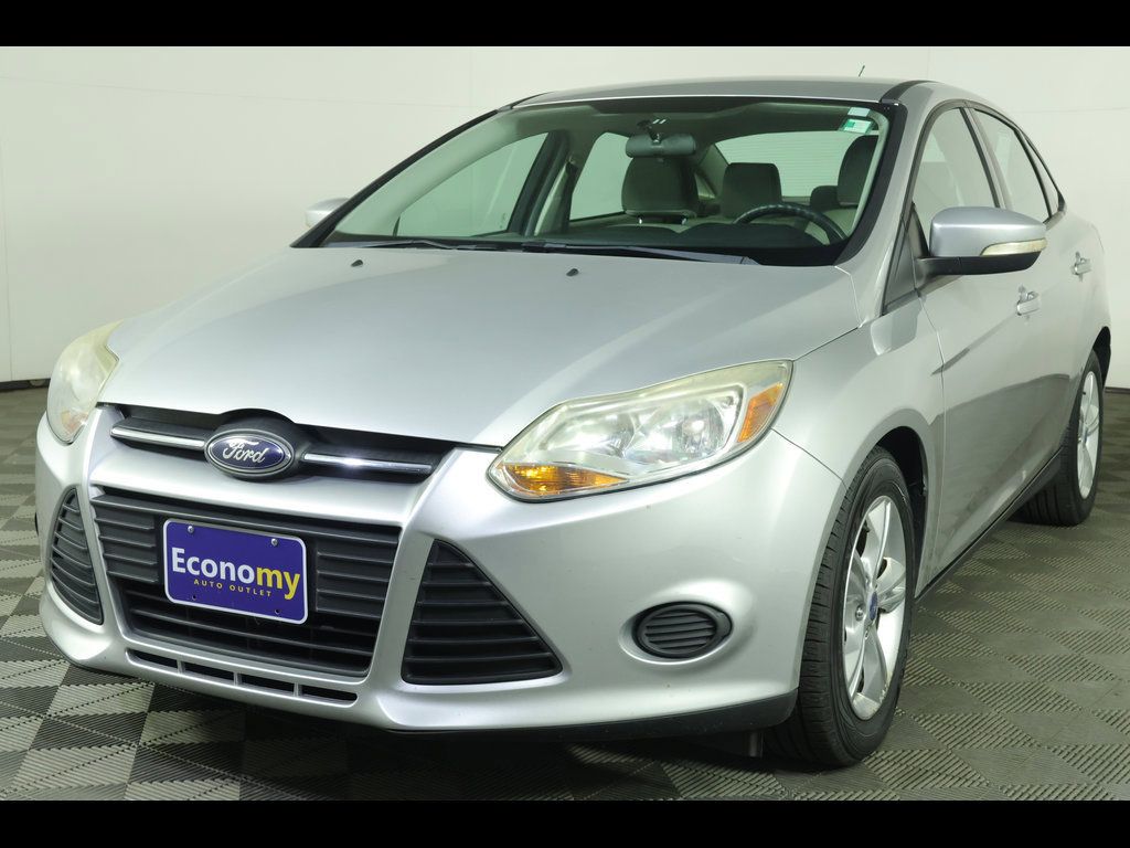 Used 2013 Ford Focus SE FWD image 1