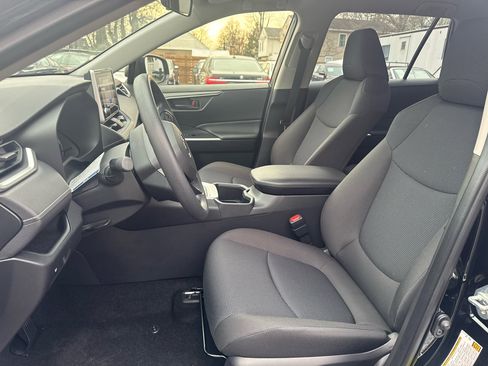 Used 2025 Toyota RAV4 LE image 12