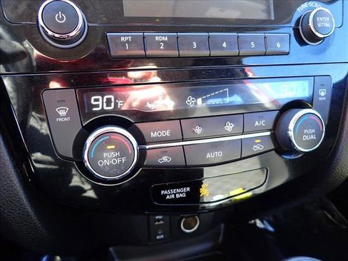 Used 2018 Nissan Rogue Sport SV w/ SV All-Weather Package image 19