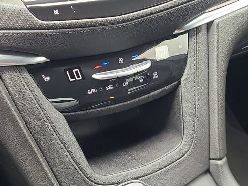 Used 2024 Cadillac XT5 Luxury FWD image 15