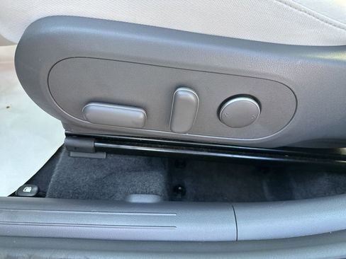 Used 2025 Hyundai Kona SEL image 17