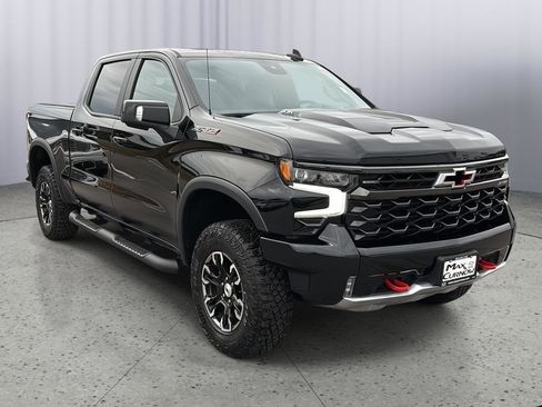 Used 2024 Chevrolet Silverado 1500 ZR2 w/ Technology Package image 8