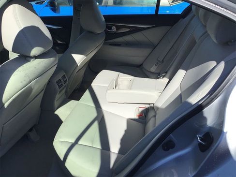 Used 2018 INFINITI Q50 Luxe w/ Essential Package (3.0T Luxe) image 5