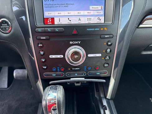 Used 2019 Ford Explorer Platinum AWD/4WD image 23