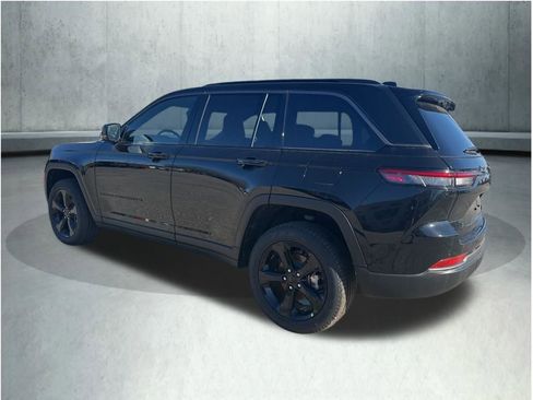 New 2026 Jeep Grand Cherokee Limited w/ Limited Altitude Package AWD/4WD image 3