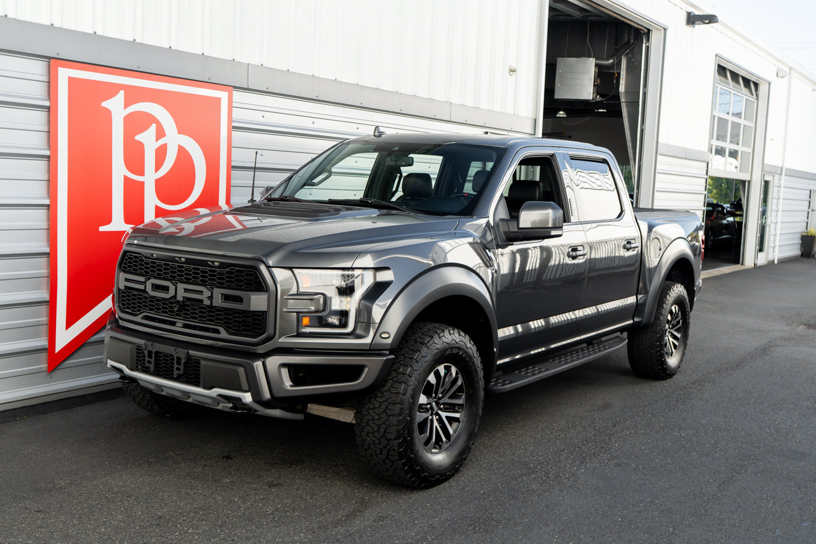Used 2019 Ford F150 Raptor w/ Equipment Group 802A Luxury AWD/4WD image 39