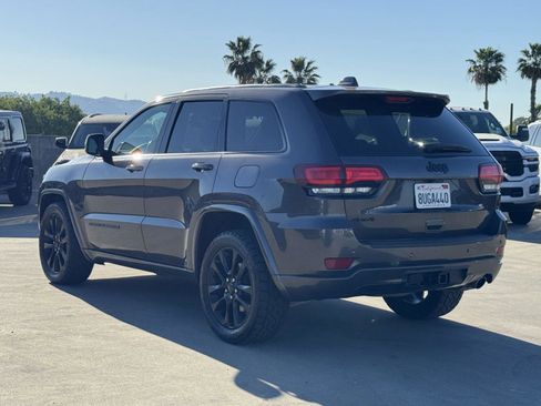 Used 2021 Jeep Grand Cherokee Laredo X image 4