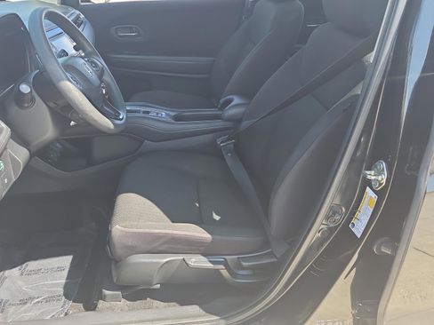 Used 2017 Honda HR-V LX image 9