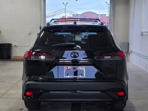 Used 2024 Toyota Corolla Cross SE image 4