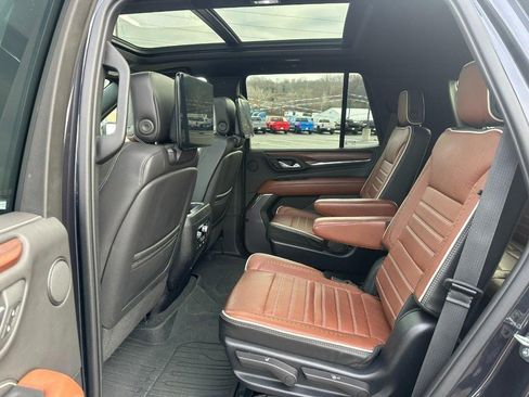 Used 2023 GMC Yukon Denali Ultimate image 10