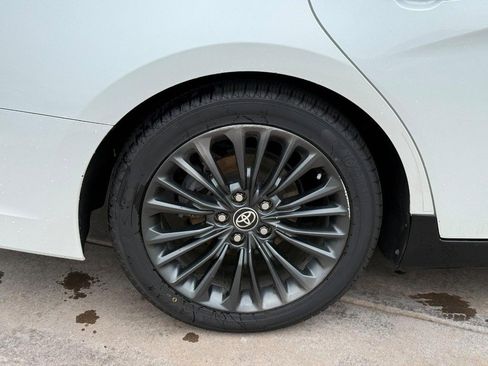 Used 2021 Toyota Avalon XSE FWD image 6