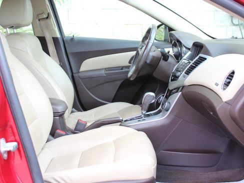 Used 2014 Chevrolet Cruze LT w/ Sun, Sound and Sport Package image 16