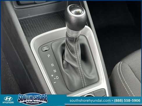 Certified 2022 Hyundai Venue SEL image 31