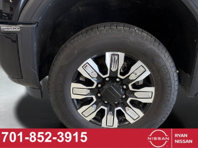 Used 2024 GMC Sierra 2500 Denali w/ Technology Package AWD/4WD image 32