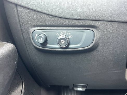 Used 2024 Chevrolet Equinox LT FWD image 25