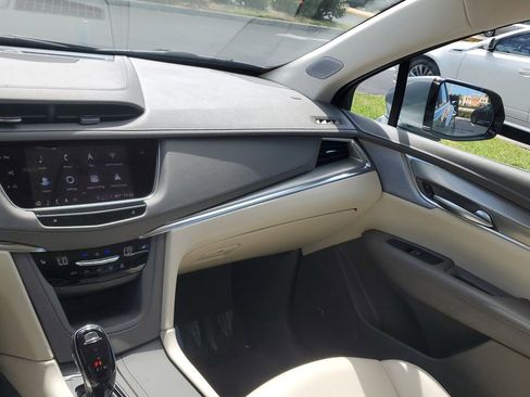 Certified 2024 Cadillac XT5 Premium Luxury w/ Technology Package FWD image 20