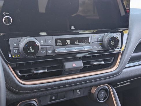 Used 2024 Toyota Grand Highlander AWD Hybrid image 29