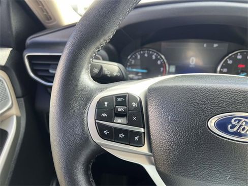 Certified 2023 Ford Explorer Limited w/ Equipment Group 301A image 17