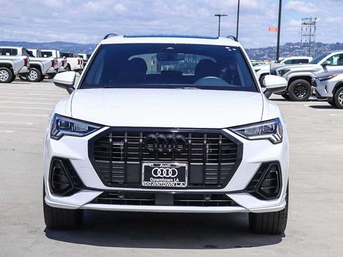 Used 2025 Audi Q3 2.0T Premium w/ Convenience Package AWD/4WD image 2