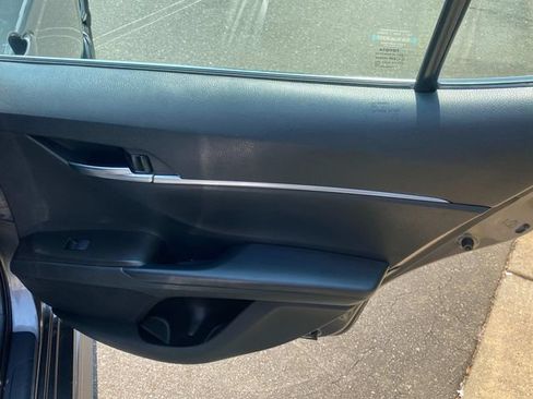 Used 2021 Toyota Camry SE FWD image 33