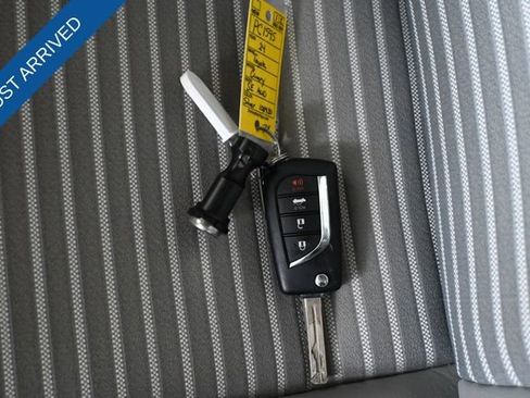 Used 2024 Toyota Camry SE image 28