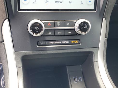 Used 2022 Ford Edge ST-Line image 25