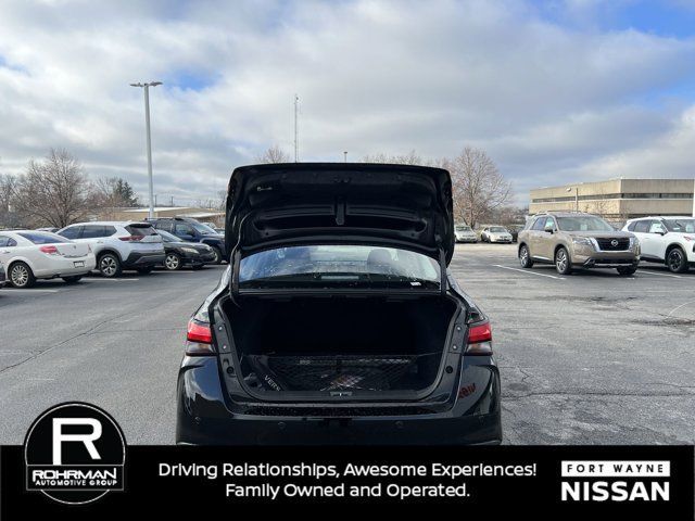 Used 2025 Nissan Versa SR w/ Trunk Package FWD image 9
