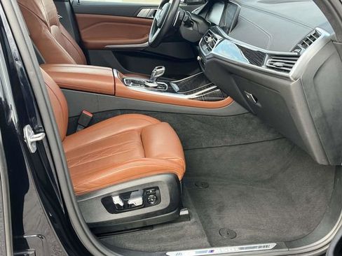 Used 2022 BMW X7 M50i w/ Executive Package image 30
