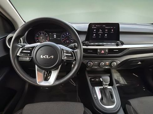 Used 2024 Kia Forte LXS image 9