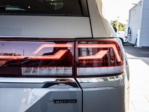 New 2026 Volkswagen Atlas SEL Premium R-Line image 18