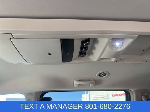 Used 2015 Chrysler Town & Country Touring FWD image 26